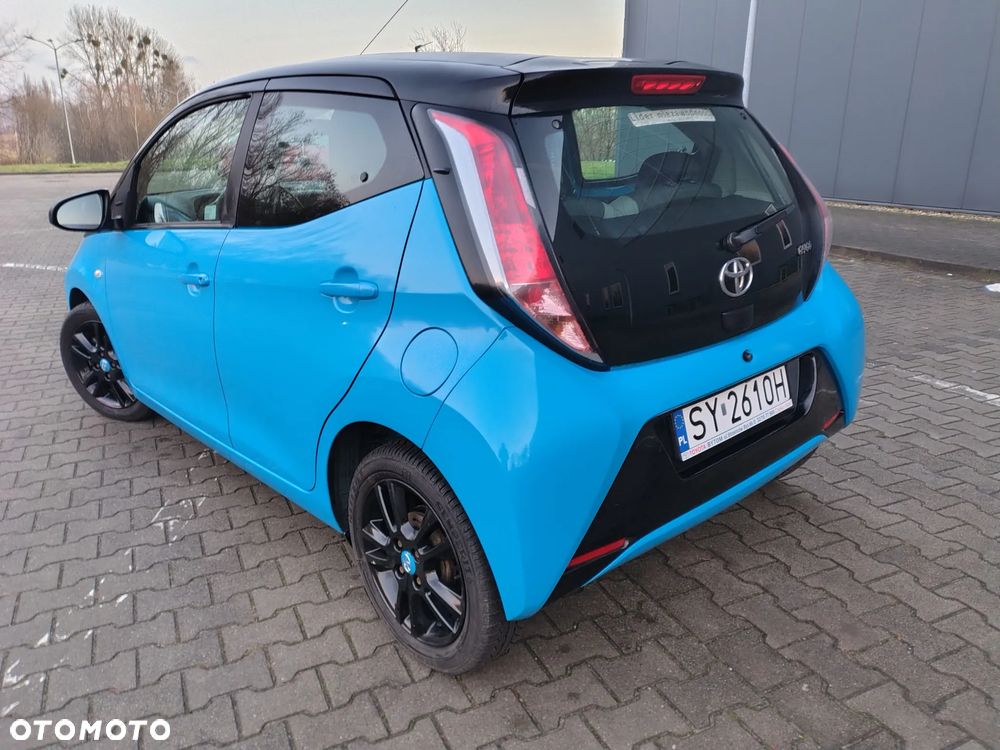 Toyota Aygo x-play touch - 5