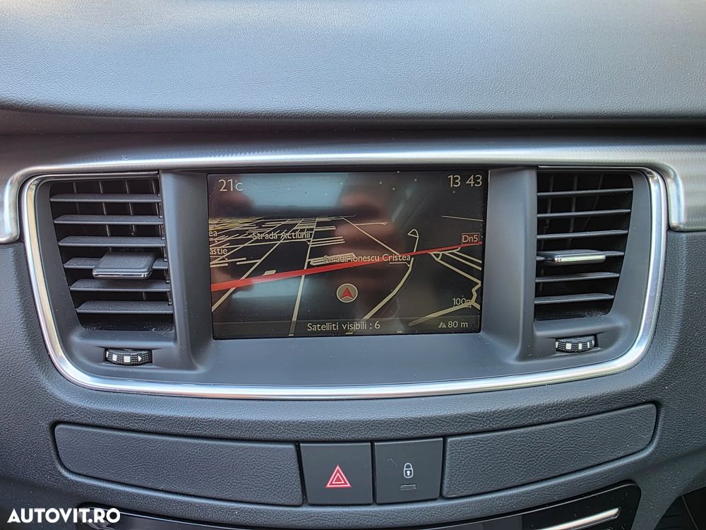 Peugeot 508 RXH Hybrid4 - 26