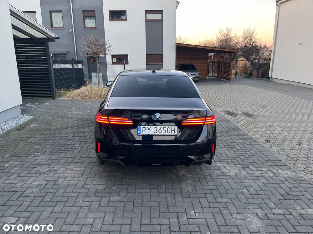 BMW Seria 5 550e xDrive - 7