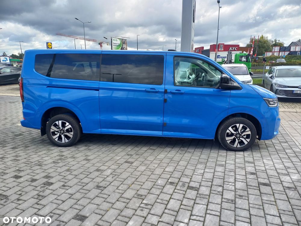 Volkswagen Caravelle - 3