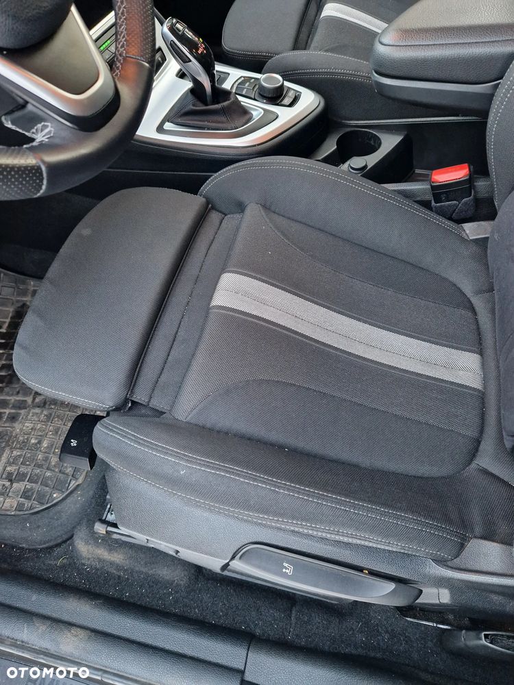 BMW Seria 2 218d Advantage - 11