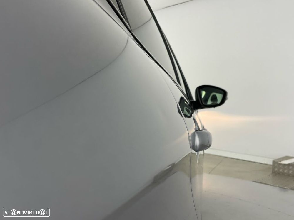 Peugeot 2008 1.2 PureTech Signature - 27