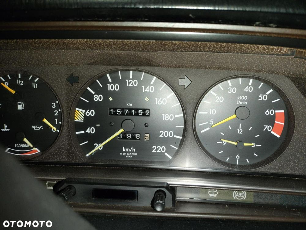 Mercedes-Benz W201 (190) - 4
