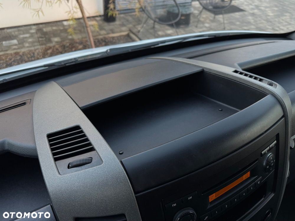 Mercedes-Benz Sprinter - 22