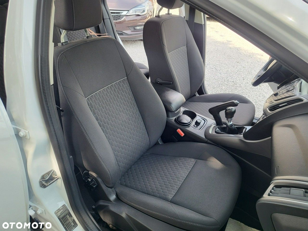 Ford Focus - 17