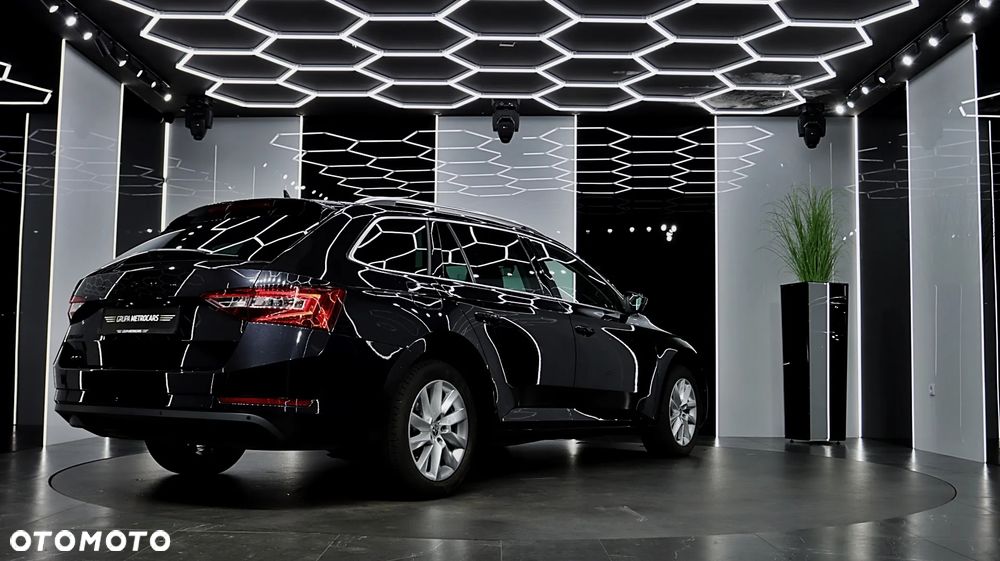 Skoda Superb 2.0 TDI SCR Ambition DSG - 8