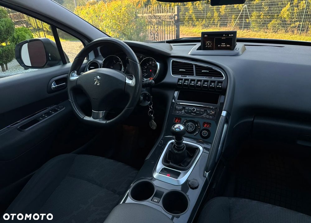 Peugeot 3008 HDi 115 Allure - 11