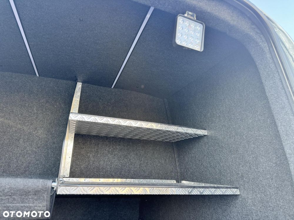 Mercedes-Benz Sprinter - 24