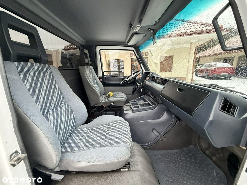 Mercedes-Benz MB 100 - 28