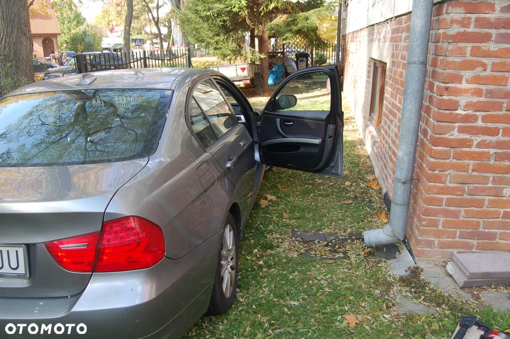 BMW Seria 3 320i - 15