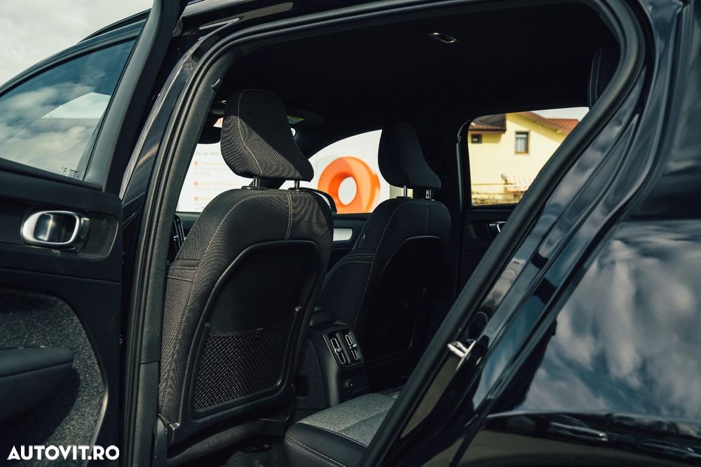 Volvo XC 40 Recharge T5 Twin Engine AT7 R-Design Expression - 28