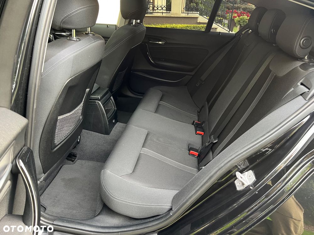 BMW Seria 1 120i Sport Line - 12