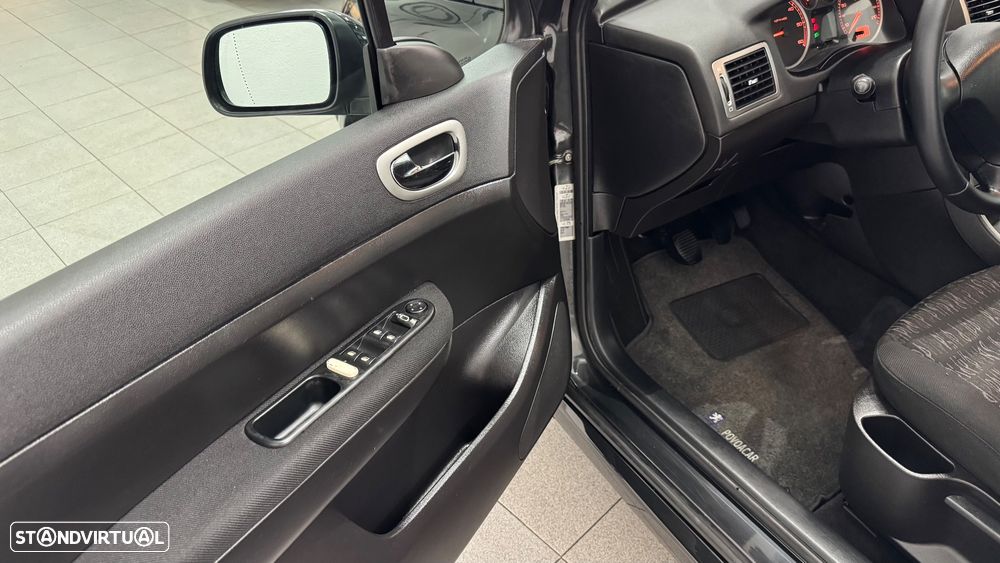 Peugeot 307 1.6 HDi XS Premium - 25
