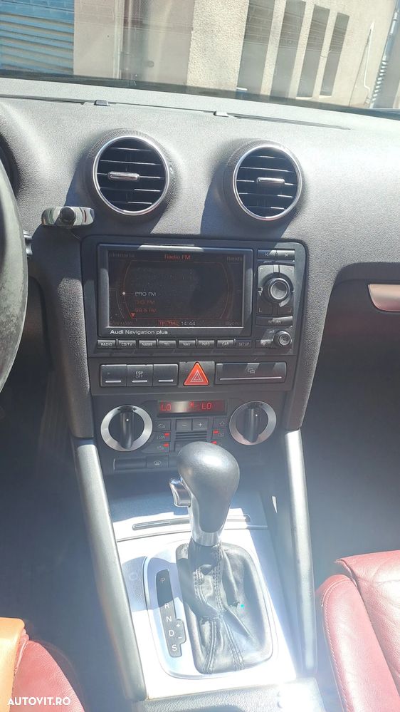 Audi A3 2.0 TDI Sportback DPF (DSG) S tronic Ambiente - 4