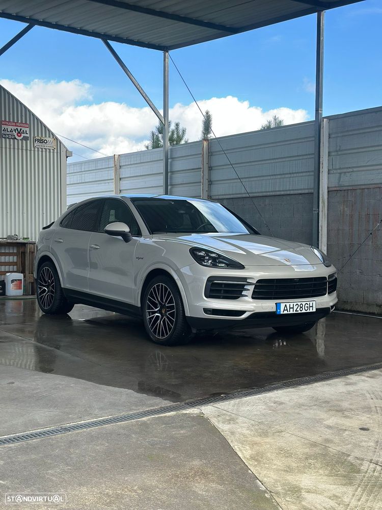 Porsche Cayenne Coupé E-Hybrid - 3