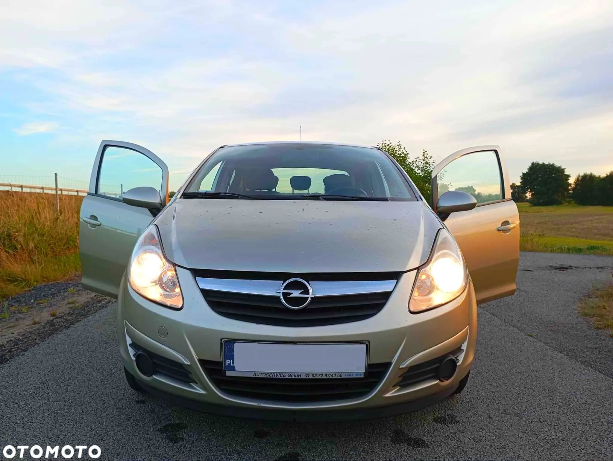 Opel Corsa 1.2 16V Cosmo - 1