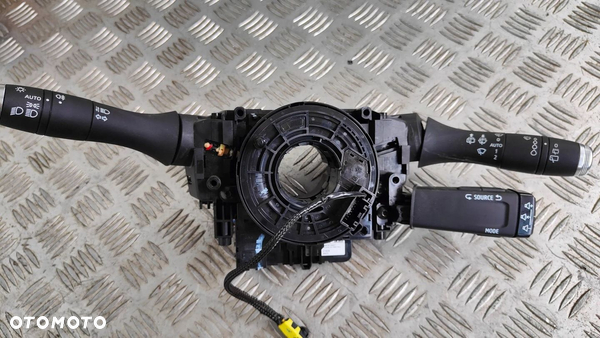 Captur II 19-23 1.3 TCe Manetki taśma zwijak pająk