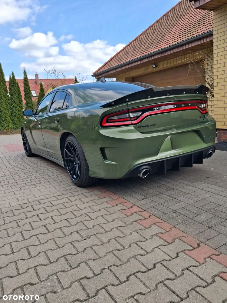 Dodge Charger 5.7 R/T - 12