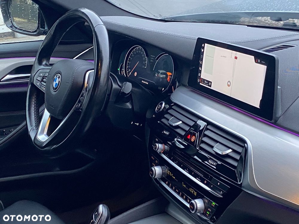 BMW Seria 5 520d xDrive Luxury Line sport - 14
