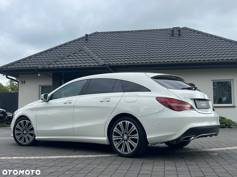 Mercedes-Benz CLA 200 7G-DCT UrbanStyle Edition - 14