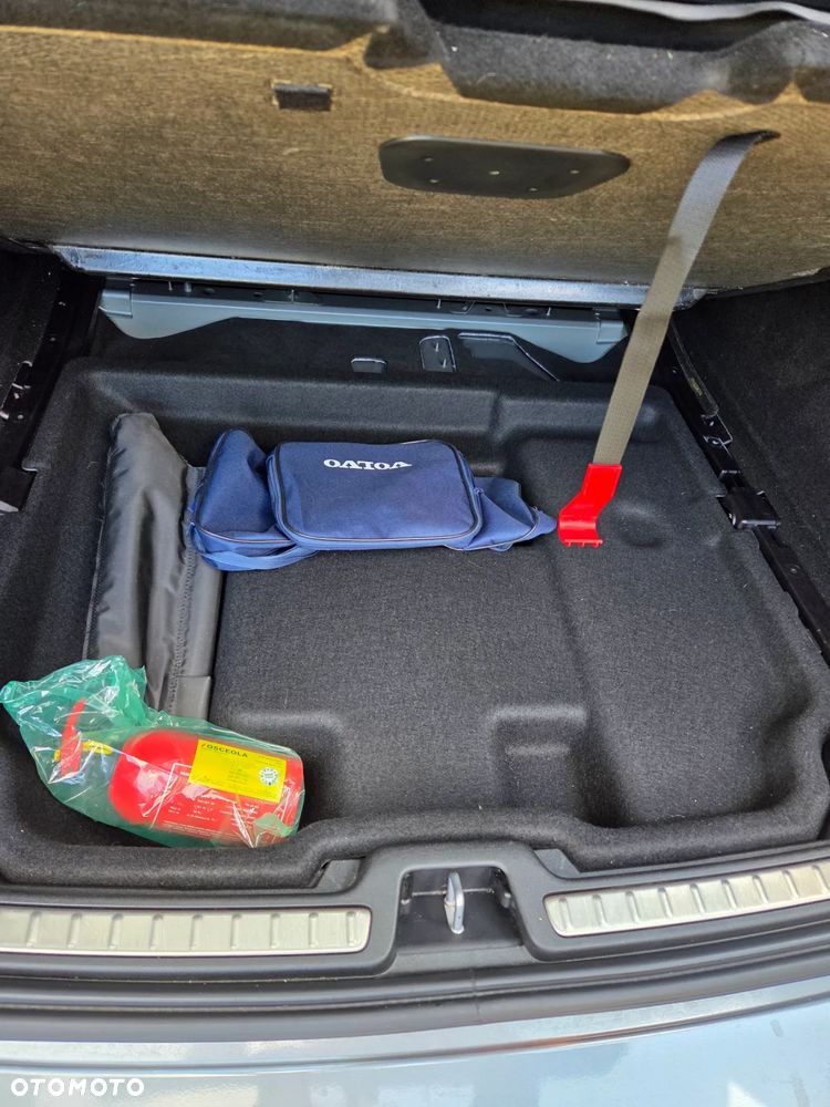 Volvo V60 B4 B R-Design - 13