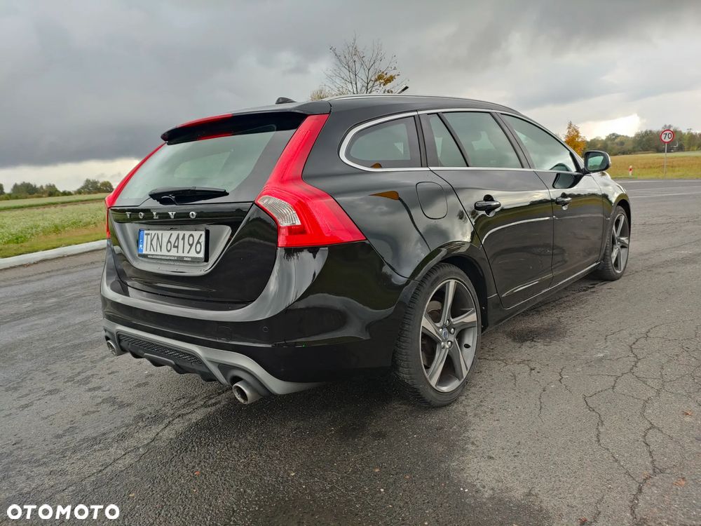 Volvo V60 D3 R-Design - 11