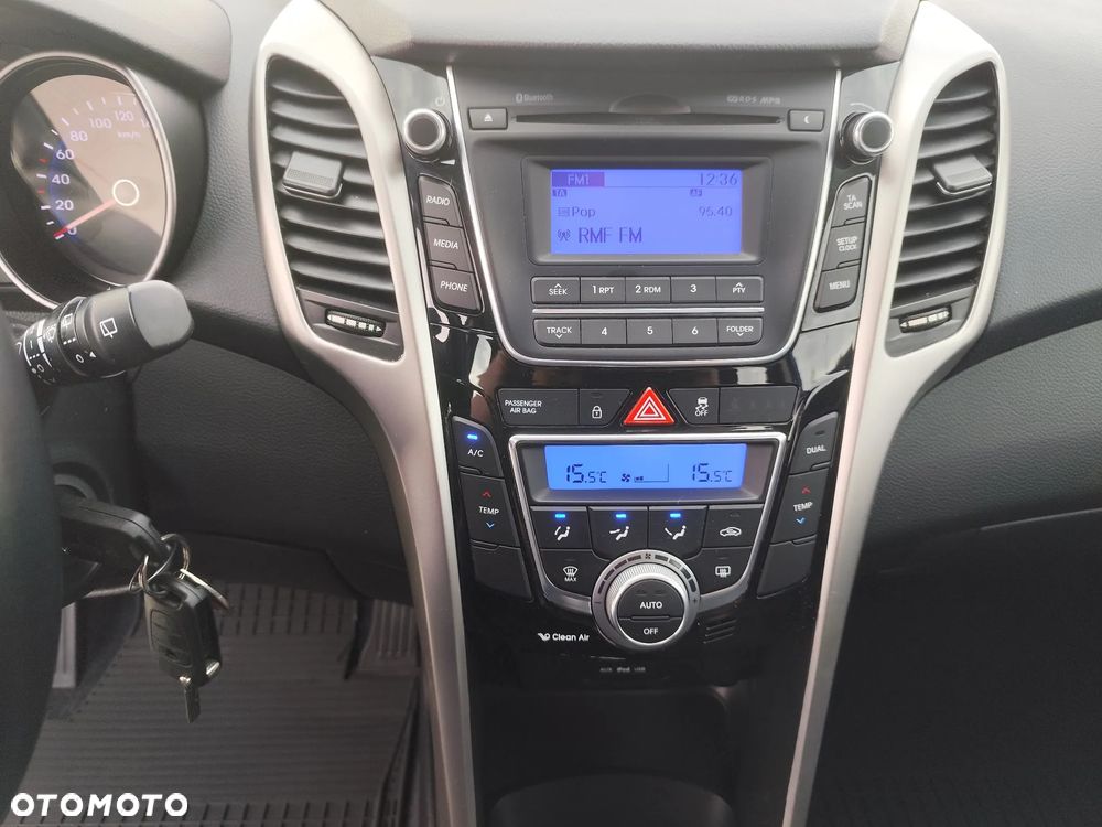 Hyundai i30 blue 1.4 Classic - 12