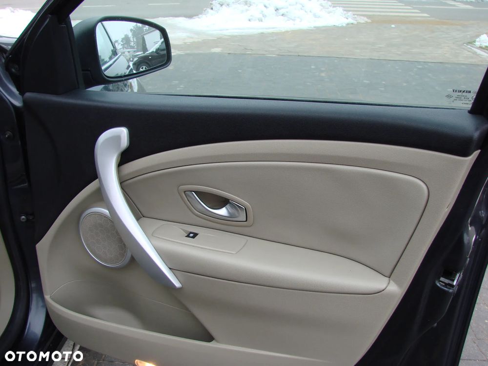 Renault Fluence - 22