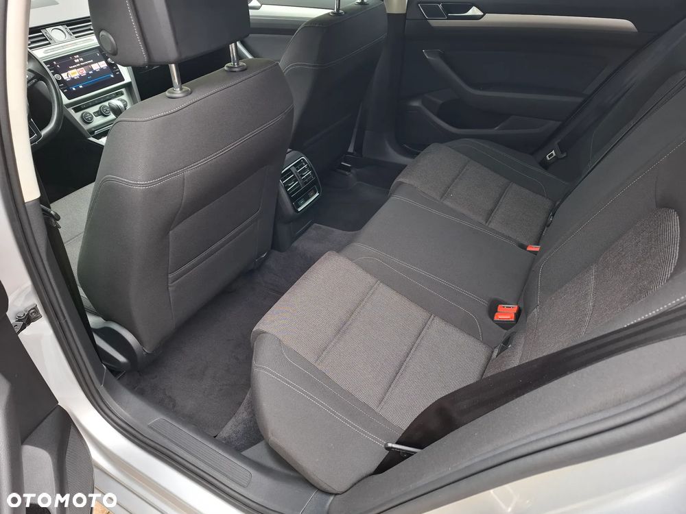 Volkswagen Passat Variant 2.0 TDI EVO Business DSG - 22