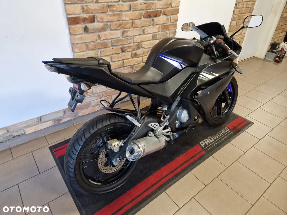 Yamaha YZF - 27