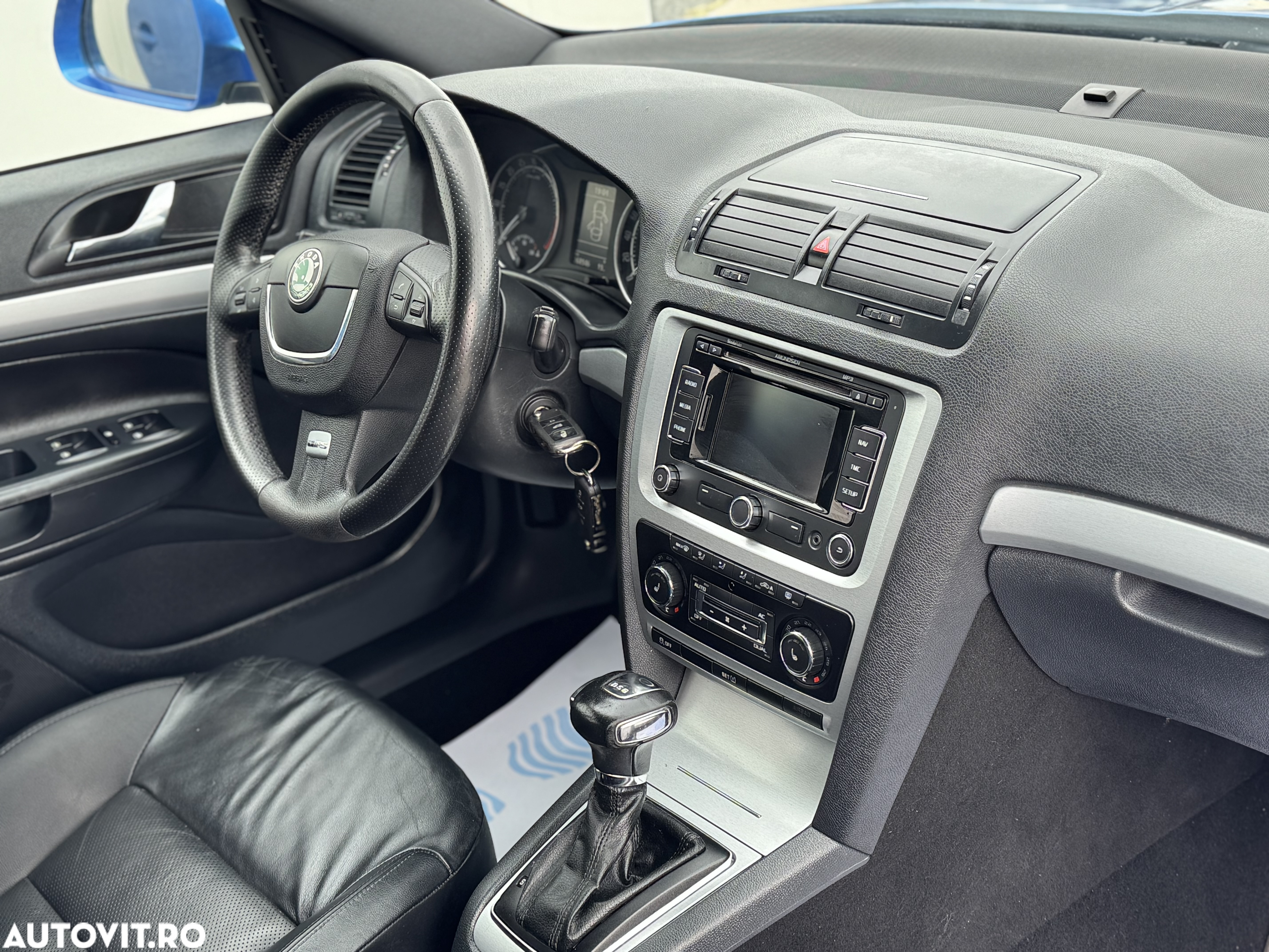 Skoda Octavia Combi 2.0 TDI DPF DSG RS - 4