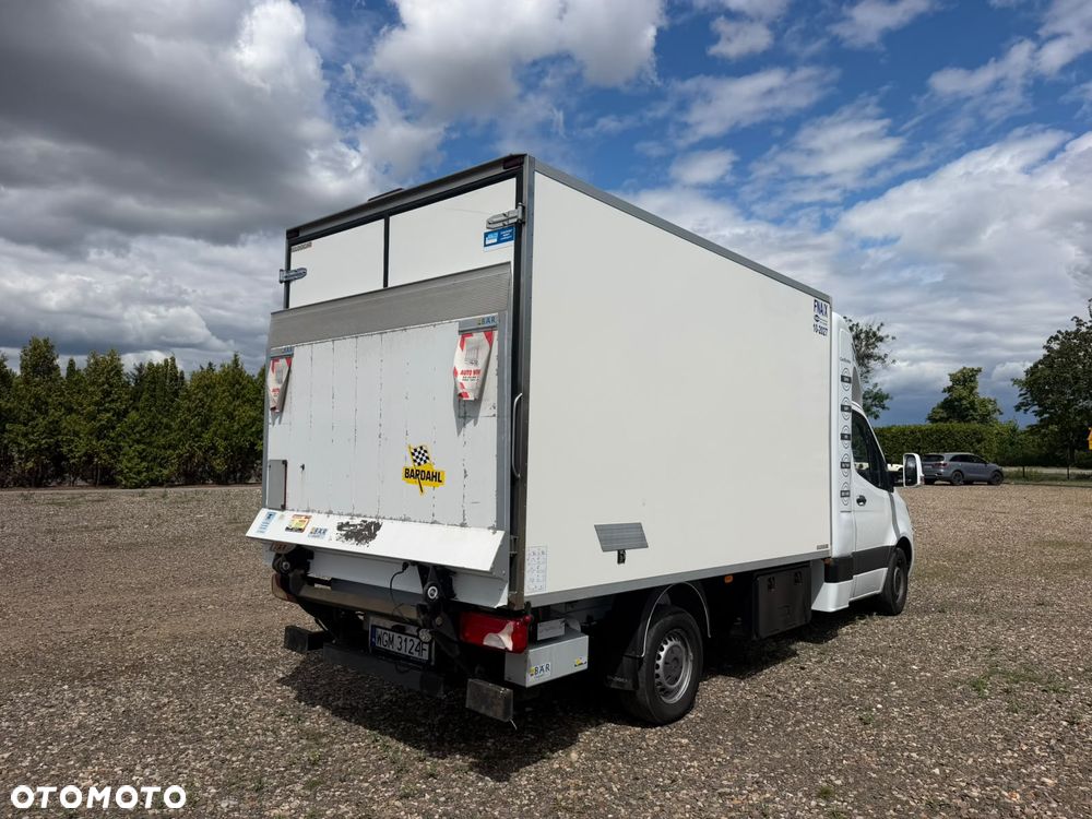 Mercedes-Benz Sprinter 907 319 3.0 V6 CDI - 8