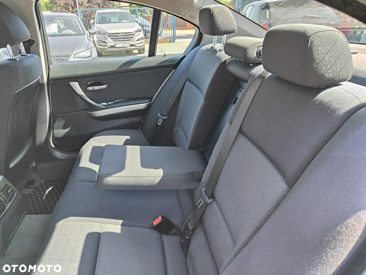 BMW Seria 3 318i - 23