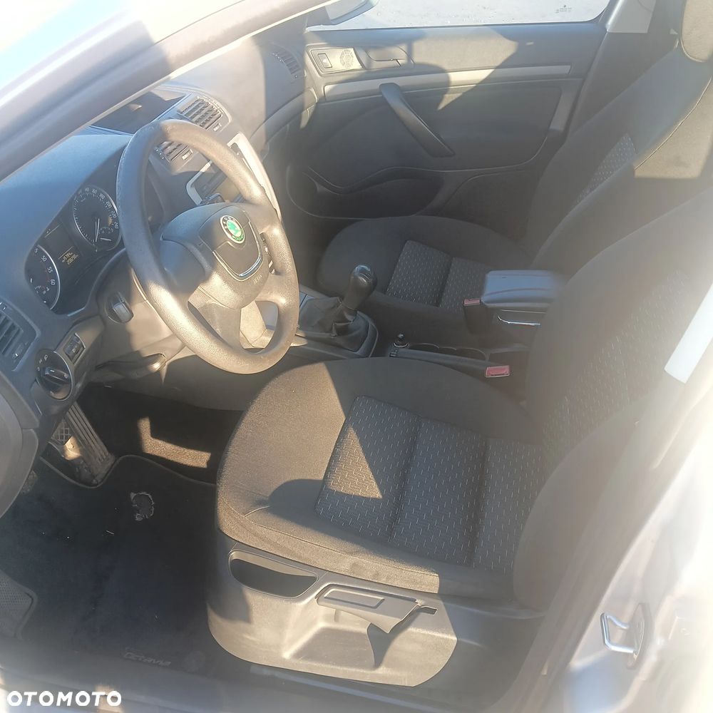 Skoda Octavia 1.6 TDI DPF Ambition - 7