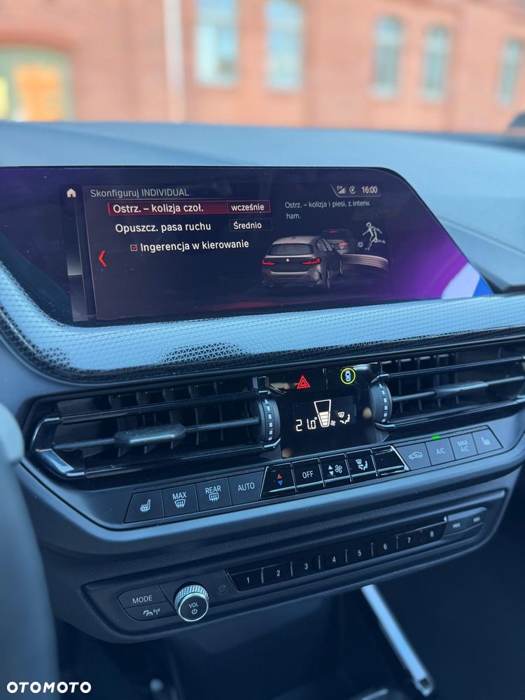 BMW Seria 1 118i Sport Line - 33