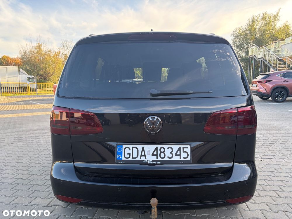 Volkswagen Touran - 11