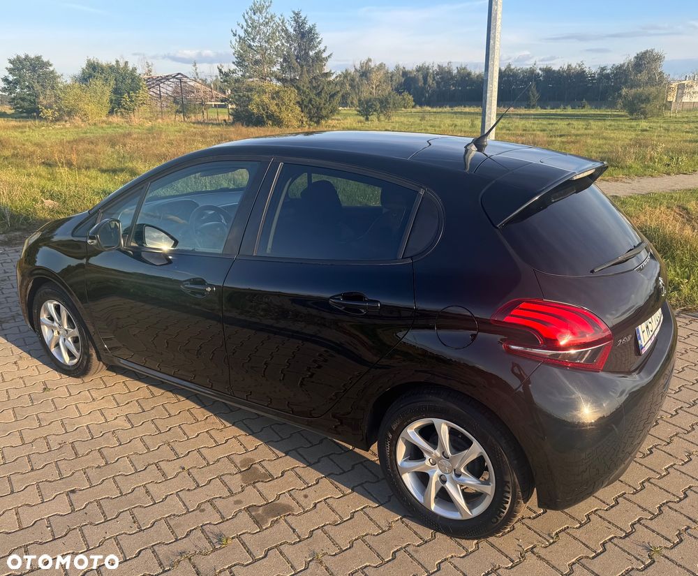 Peugeot 208 1.2 VTi Allure - 35