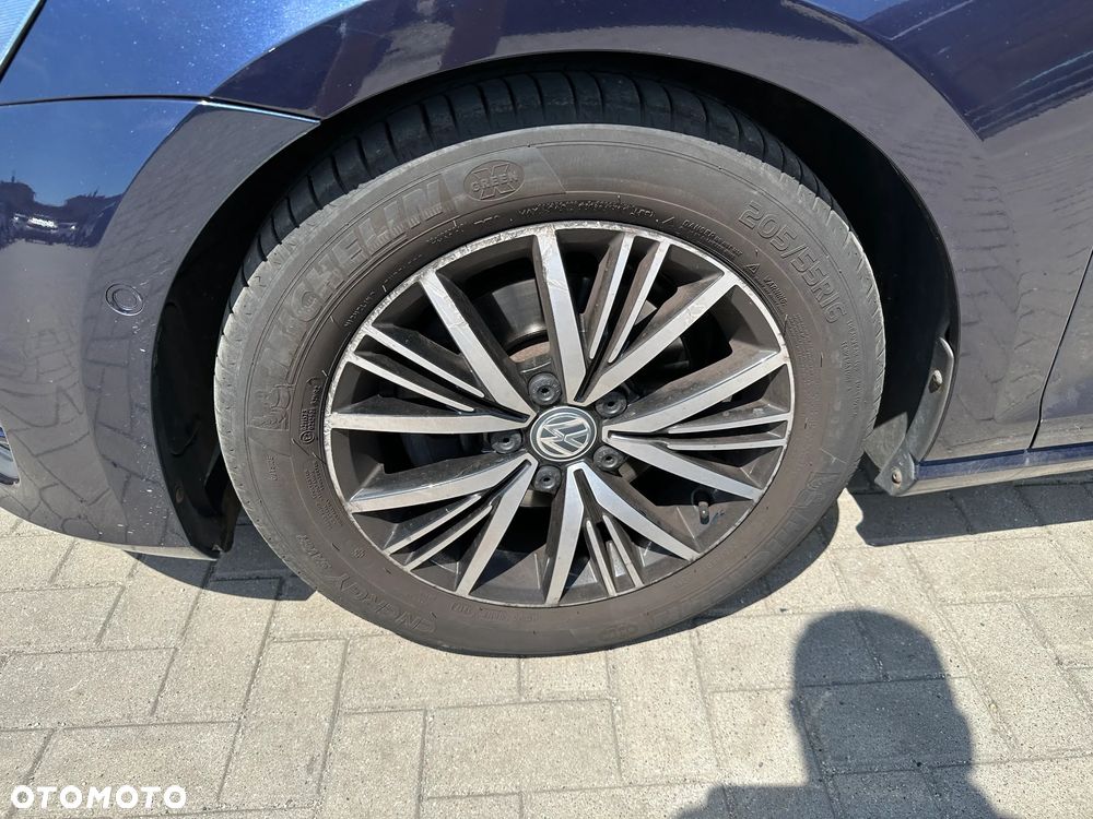 Volkswagen Golf - 29