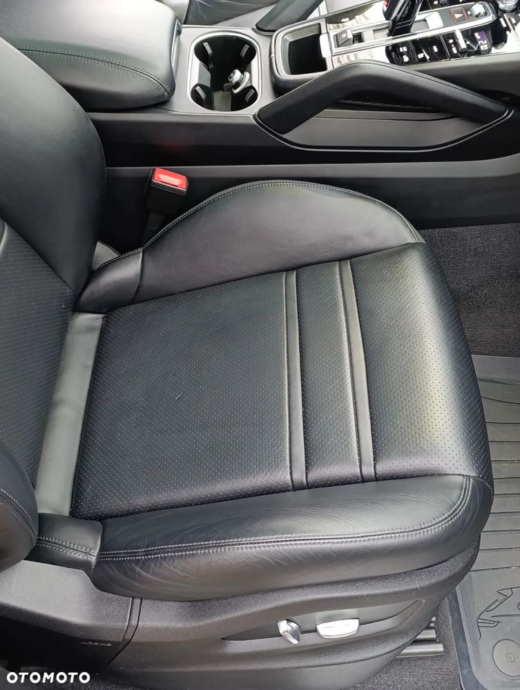 Porsche Cayenne Tiptronic S - 13