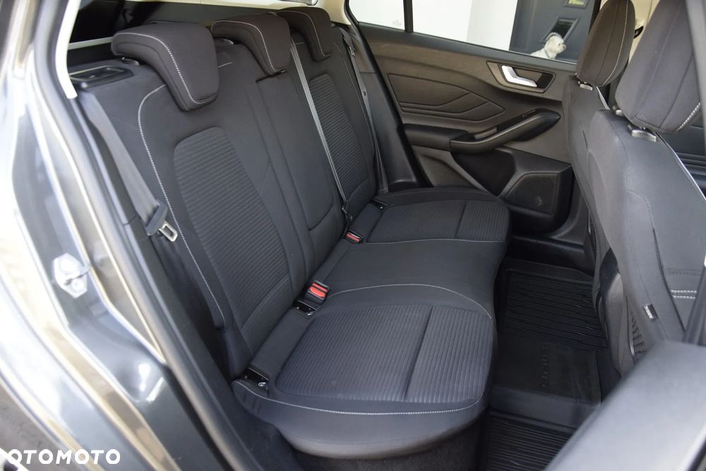 Ford Focus 1.0 EcoBoost STart-Stopp-System TITANIUM - 7