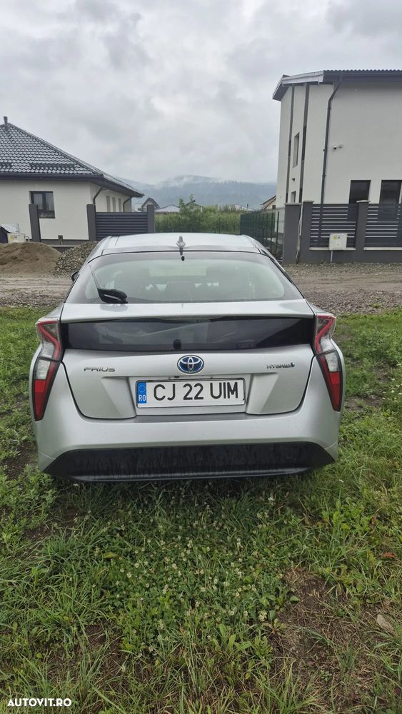 Toyota Prius Hybrid - 3