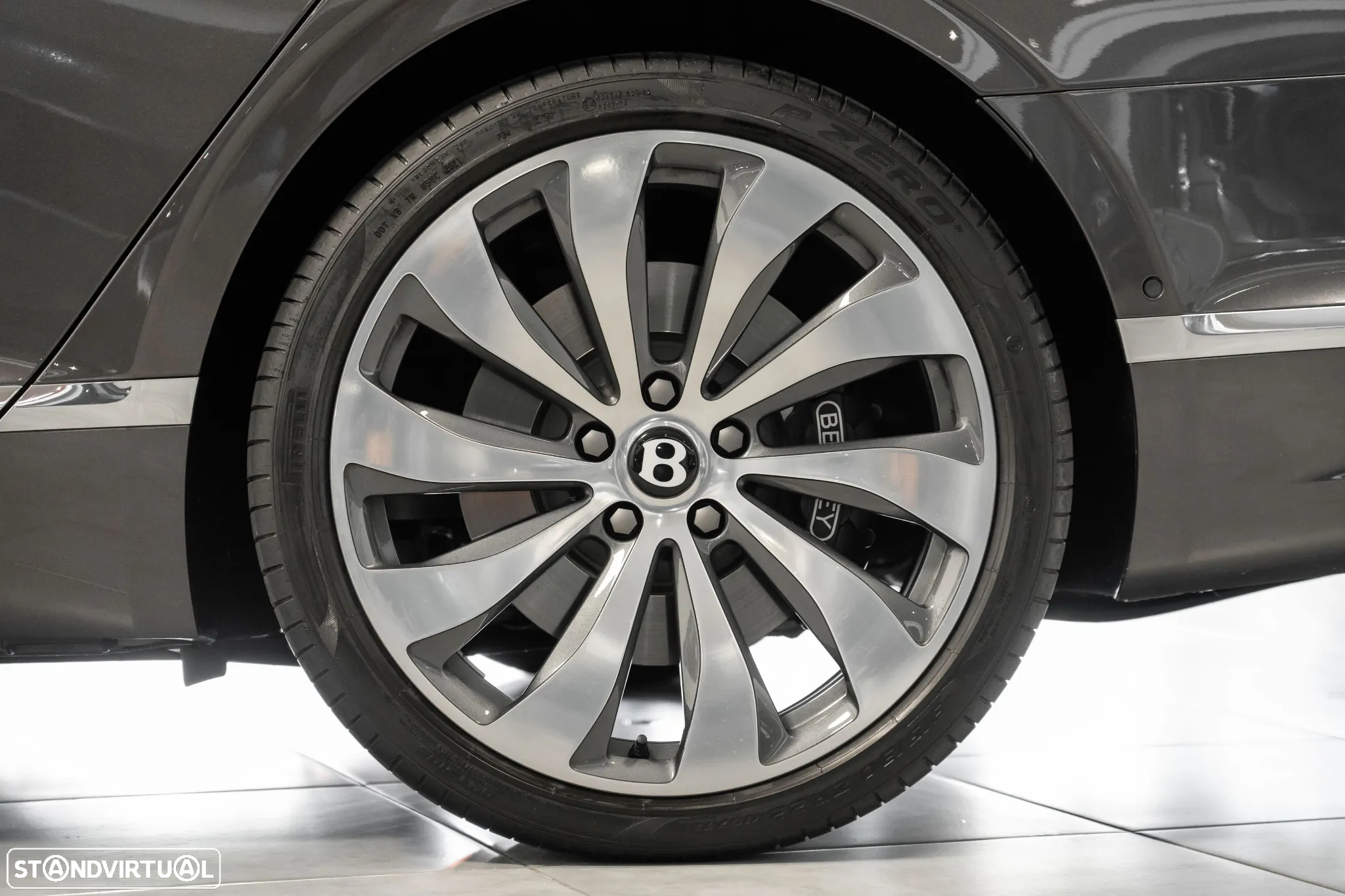 Bentley Flying Spur V8 Azure - 16