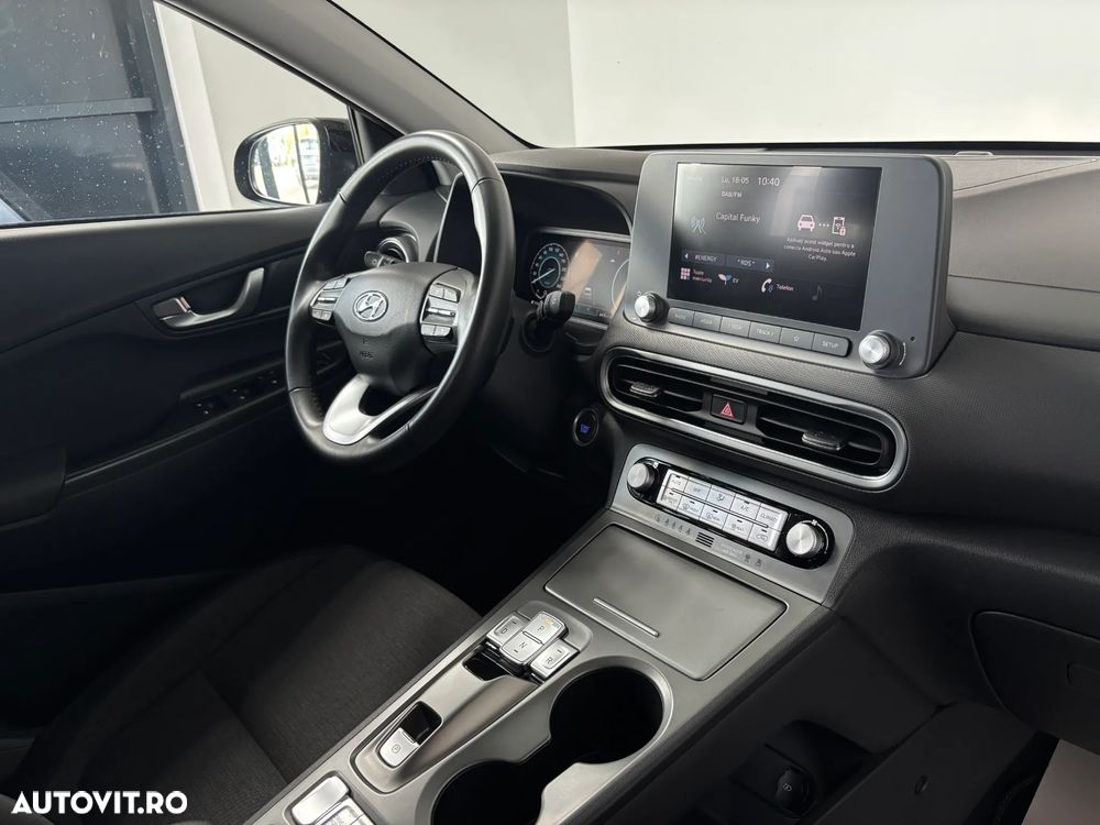 Hyundai KONA Select - 8