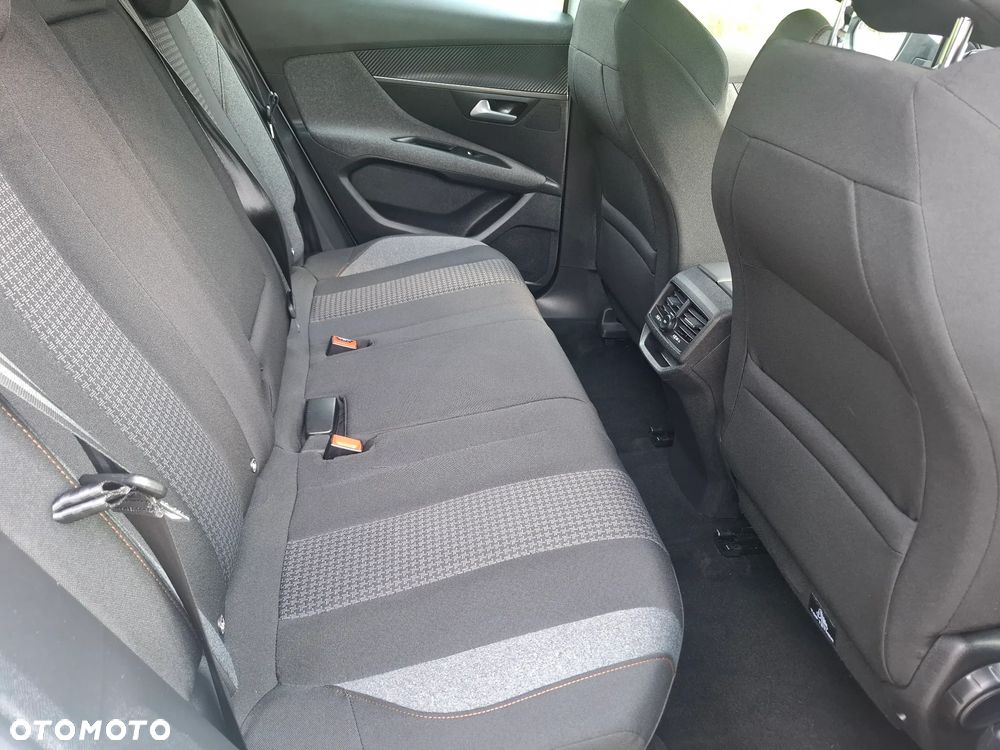 Peugeot 3008 1.2 PureTech Active Pack S&S EAT8 - 9