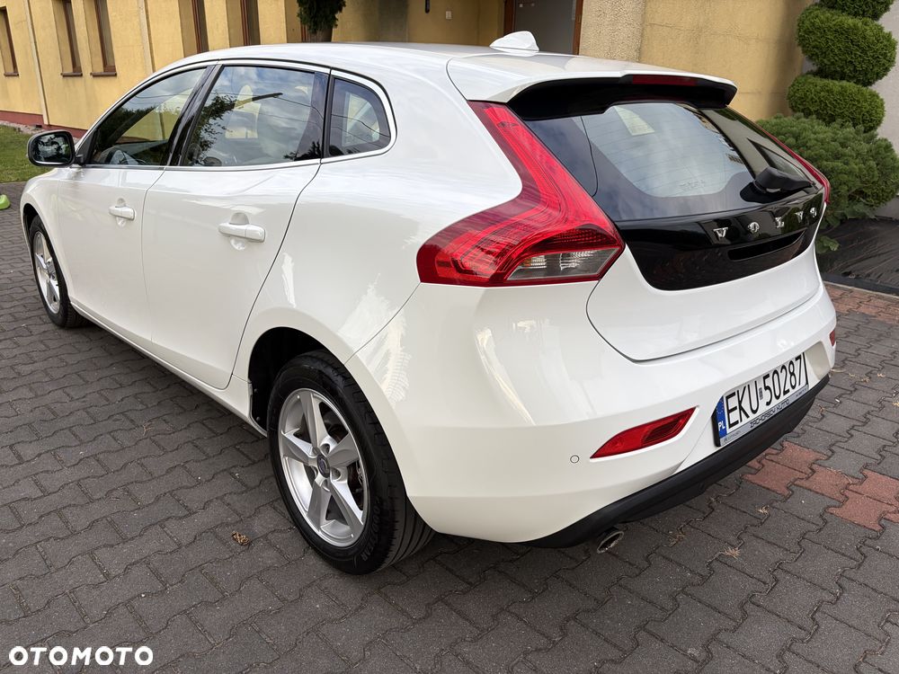 Volvo V40 D3 Momentum - 8