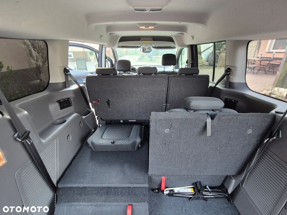 Ford Tourneo Connect Grand - 18