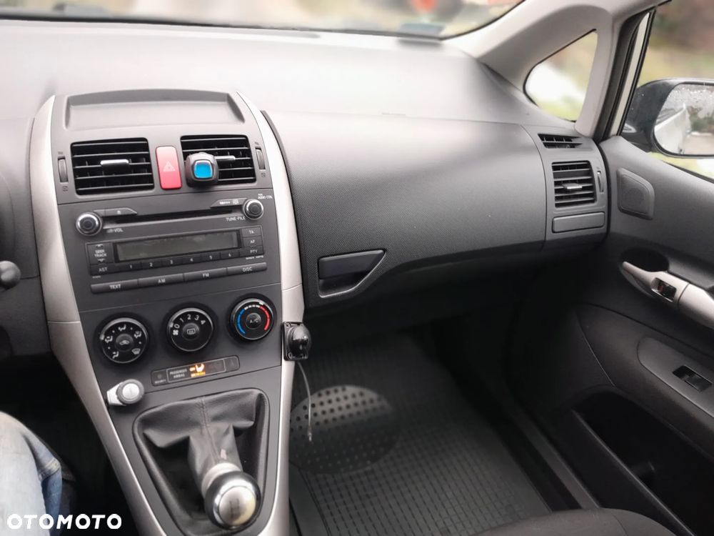 Toyota Auris 1.6 VVT-i Terra - 6