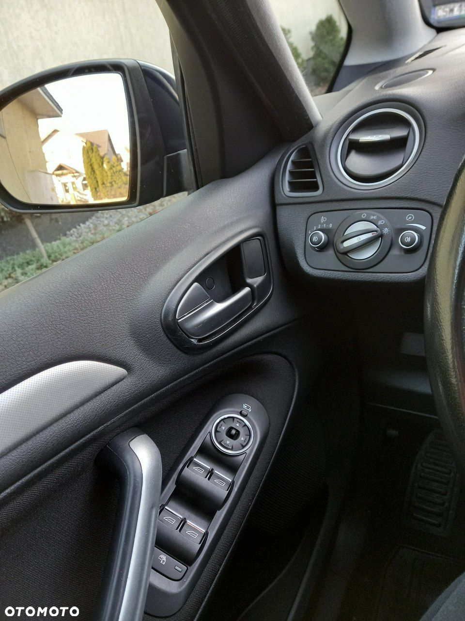 Ford S-Max - 32