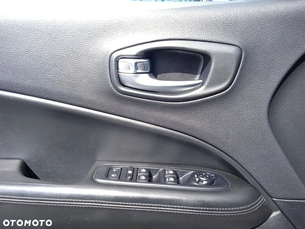 Jeep Compass 1.4 TMair Night Eagle FWD S&S - 31