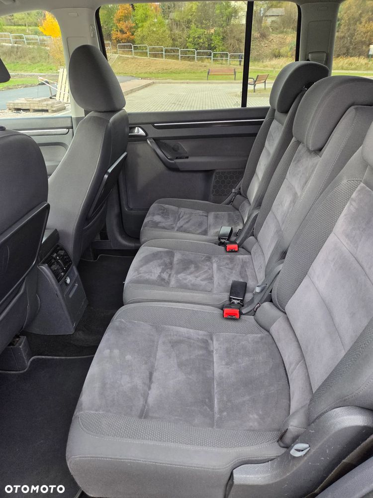 Volkswagen Touran 2.0 TDI DPF Highline - 11